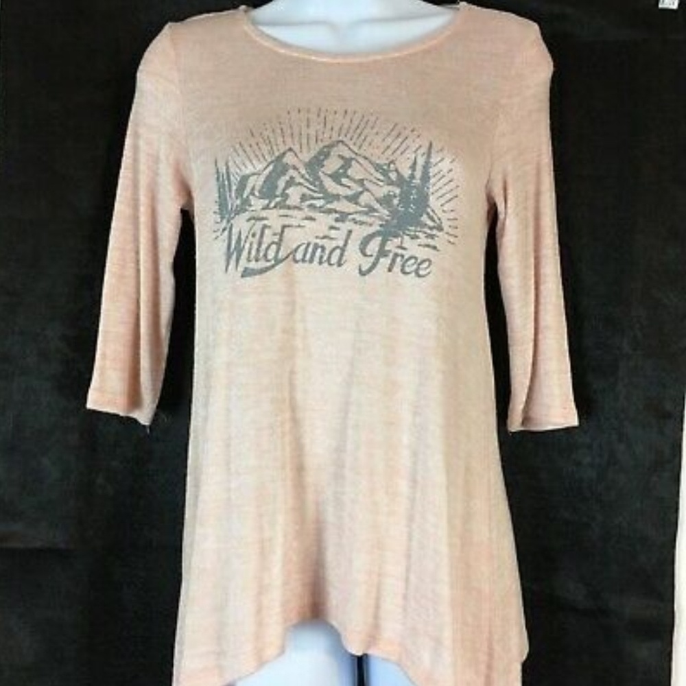 Rue21 Sweater Wild and Free Graphic half sleve